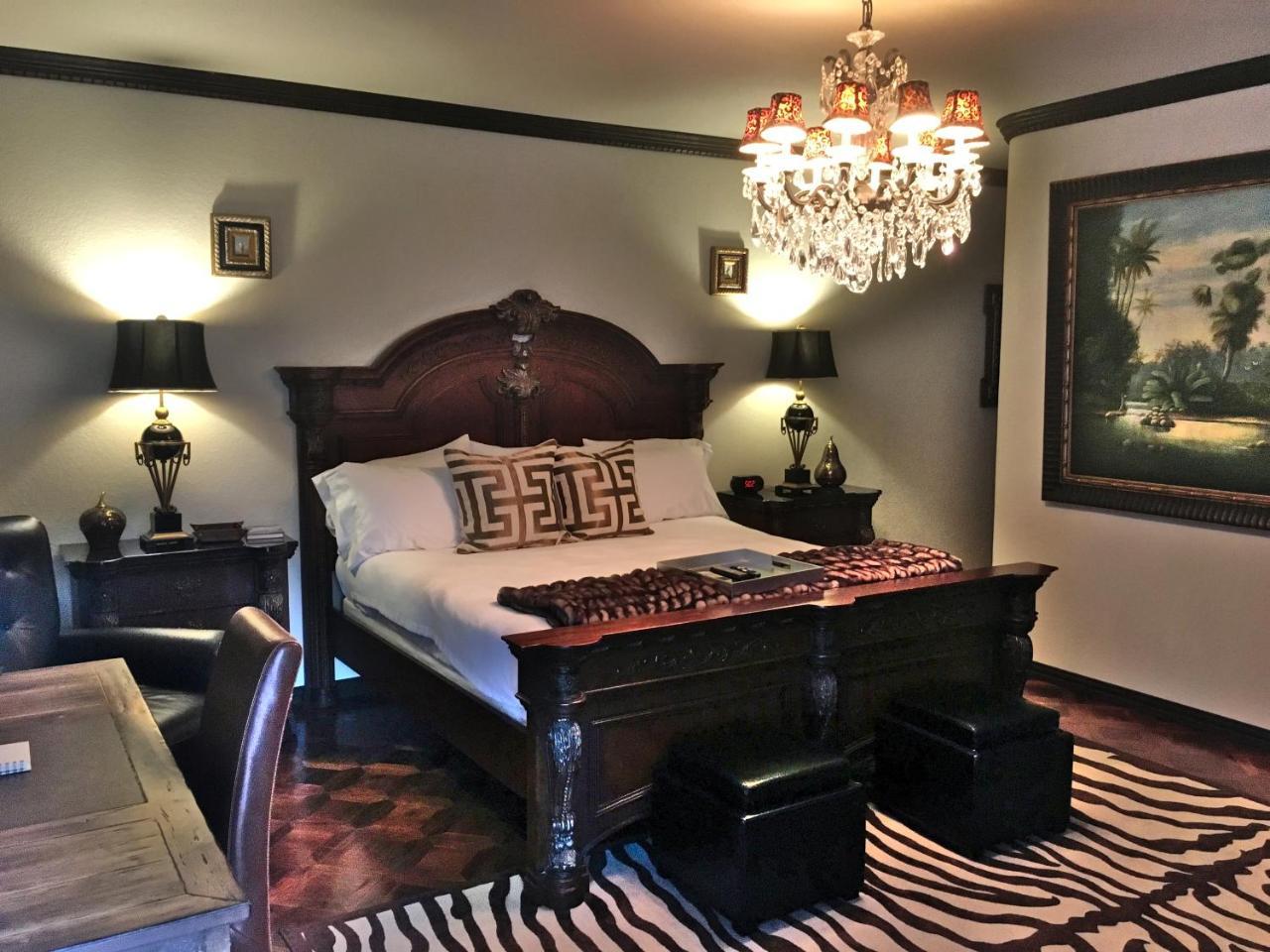 The Victoria Bed & Breakfast Bentonville Exterior photo
